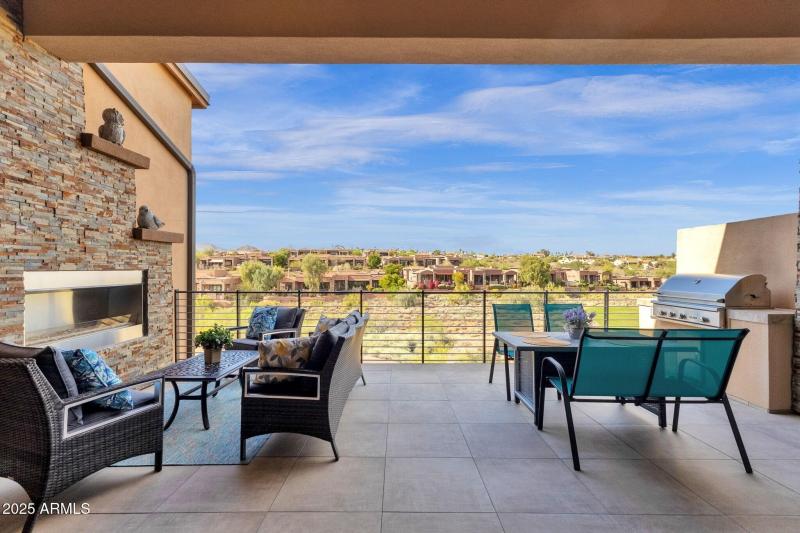 048_Outdoor Living Balcony Patio