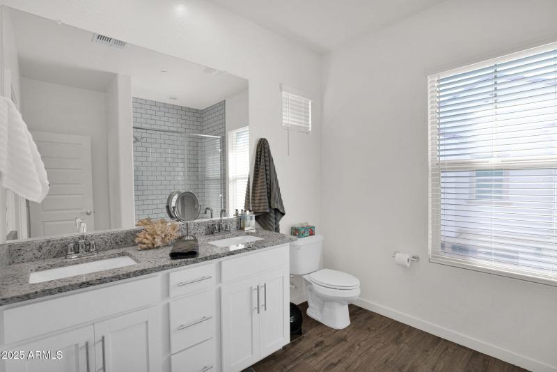 4018 Pony 101 - 18Primary Bathroom