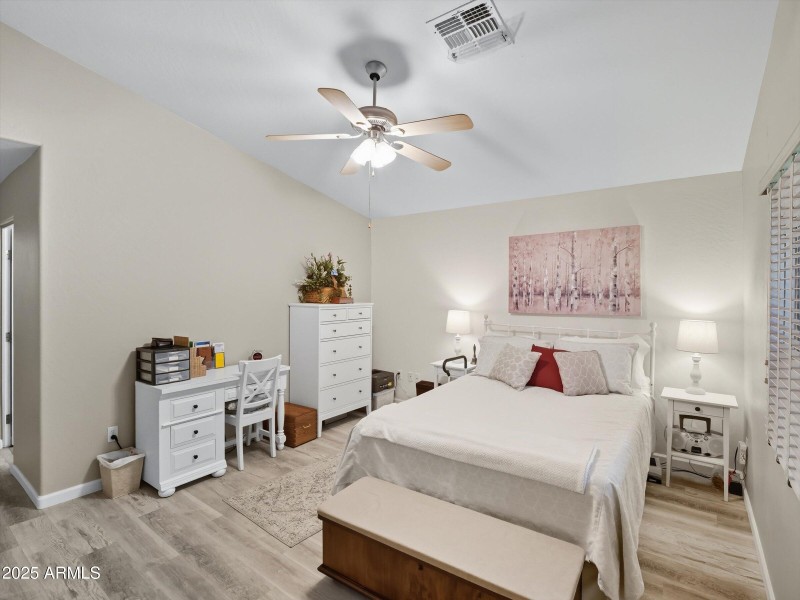 Master Bedroom2
