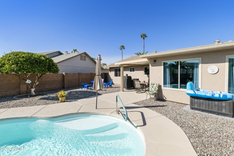 Low Maintenance Pool