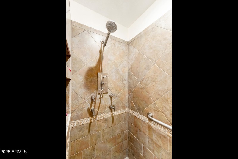 2258 E-019-026-DLB 6313-MLS_Size