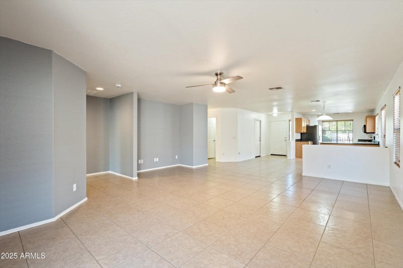 12-Dining to Kitchen