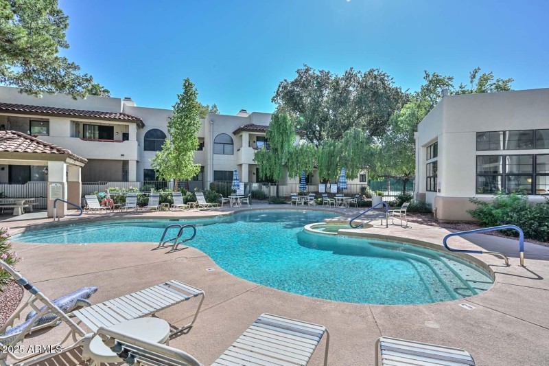 Community Pool-Spa