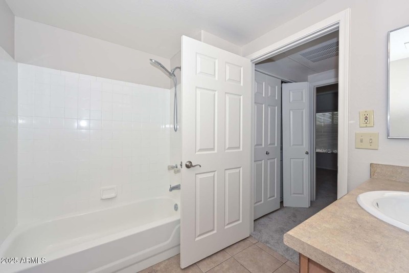 Hall Bath2