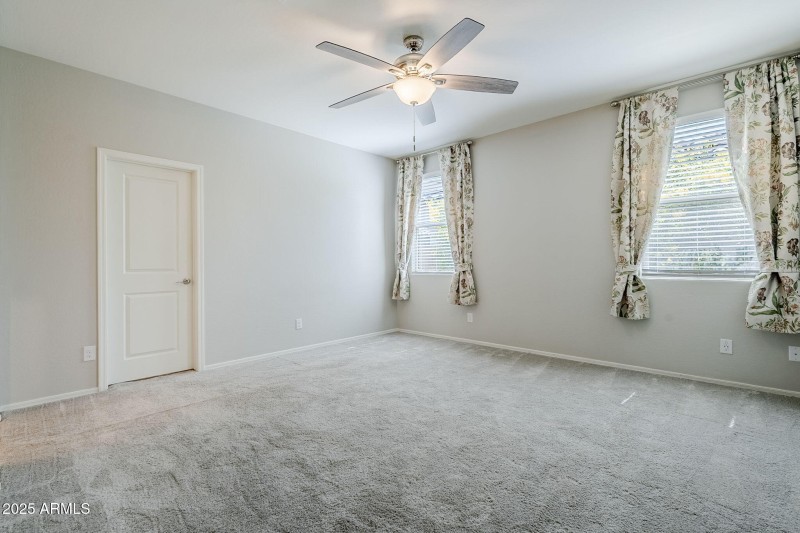 Primary Bedroom w/Walk-In Closet