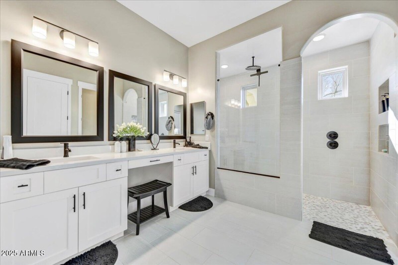 27-Primary Bath Detail