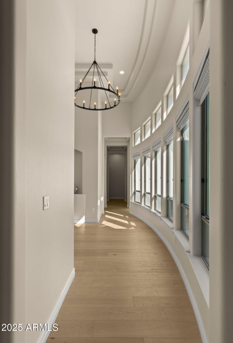 14-web-or-mls-Foyer2