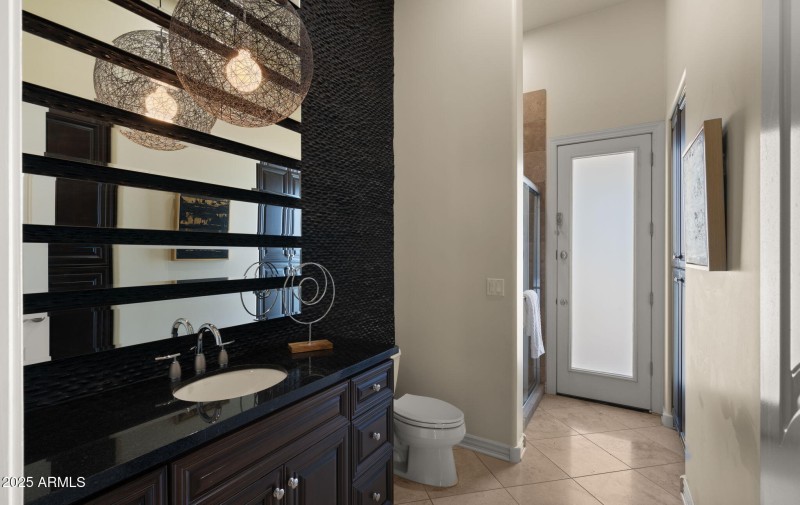 56-web-or-mls-Pool Bathroom2