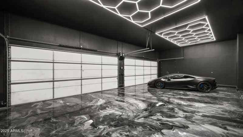 73-web-or-mls-Garage Interior1