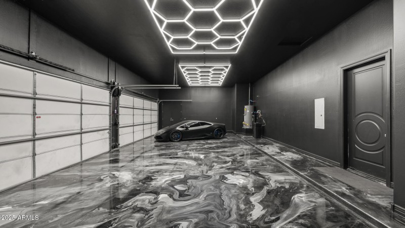 74-web-or-mls-Garage Interior2