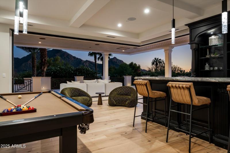 Bar/Game Room/Lounge