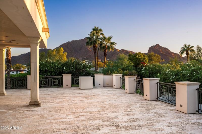 Wraparound Patio Views