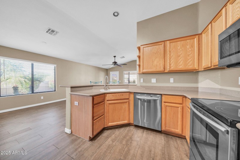 2138 W Carol Ann Way-10
