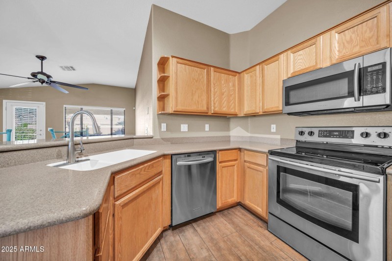 2138 W Carol Ann Way-13