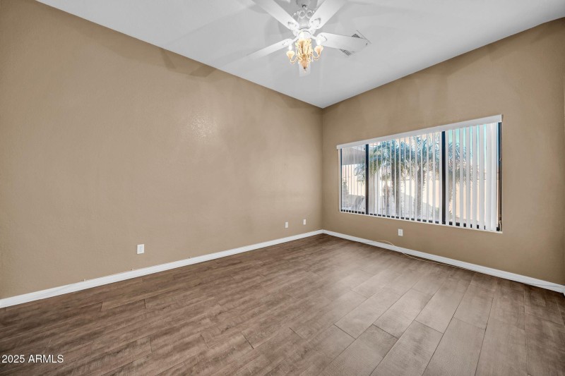 2138 W Carol Ann Way-15