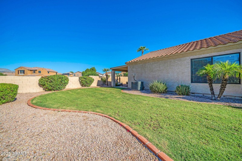 2138 W Carol Ann Way-30