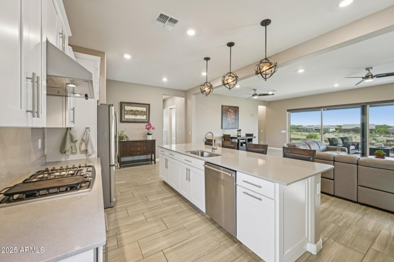 17-web-or-mls-N 205th Gln-S0110-017