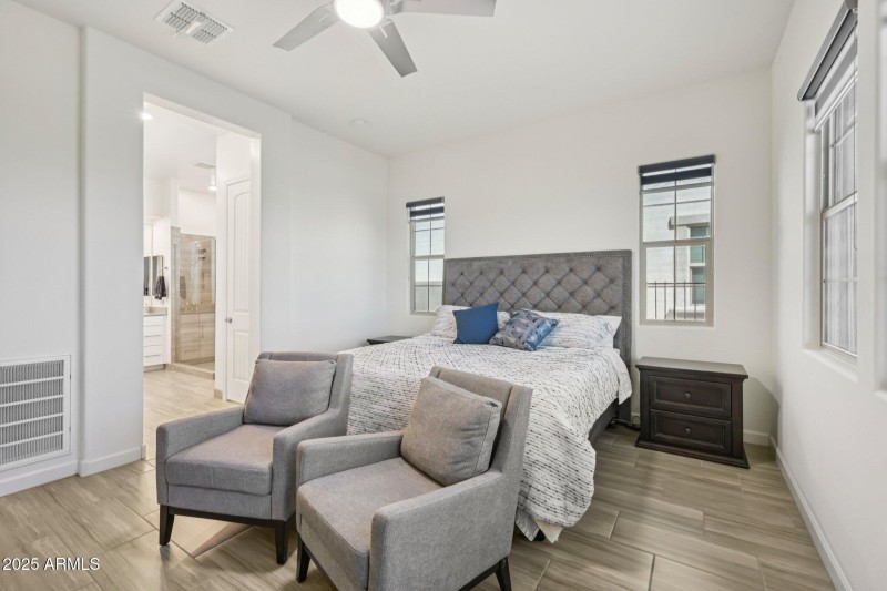 30-web-or-mls-N 205th Gln-S0110-030