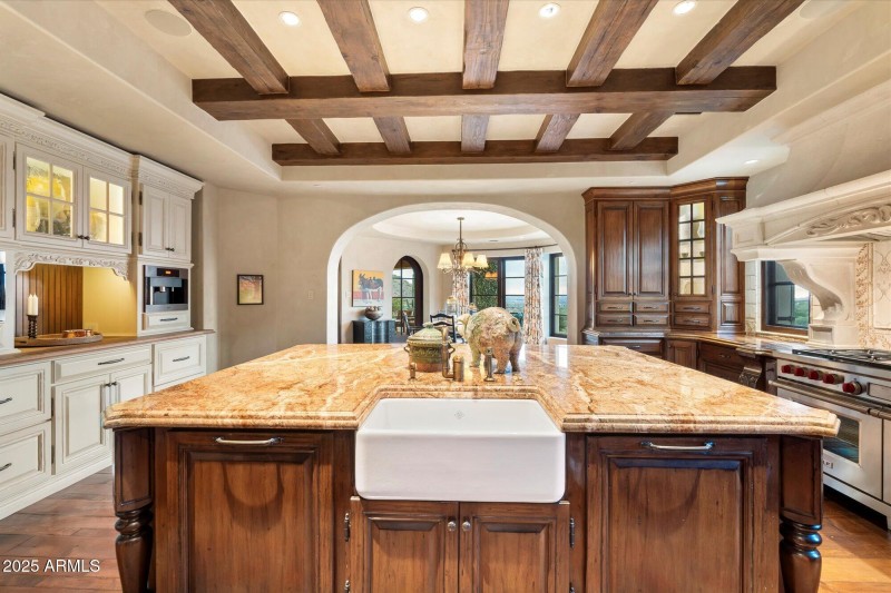 040-Kitchen