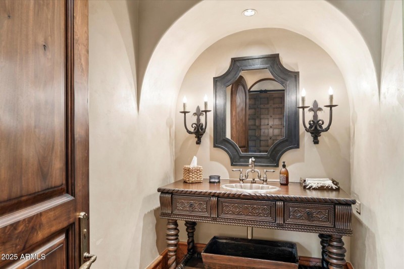 049-Powder Room