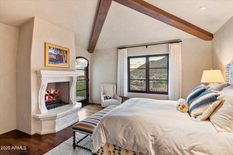 076-Bedroom