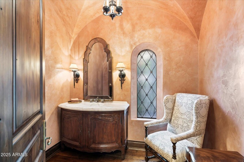 078-Powder Room