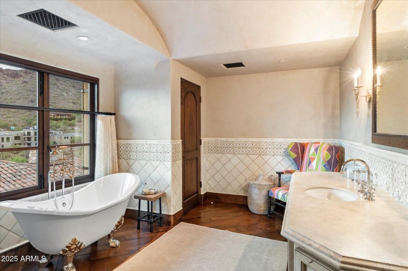 085-Bathroom
