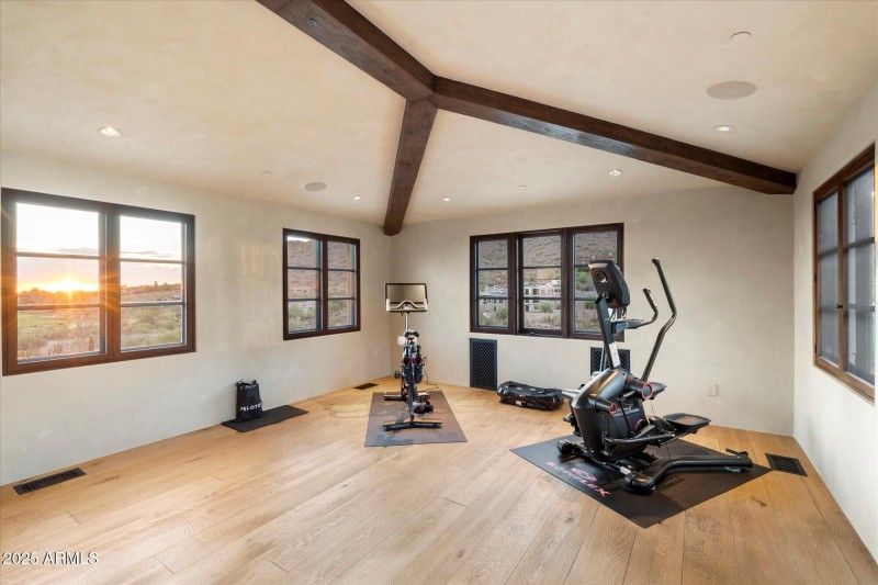090-Flex Room
