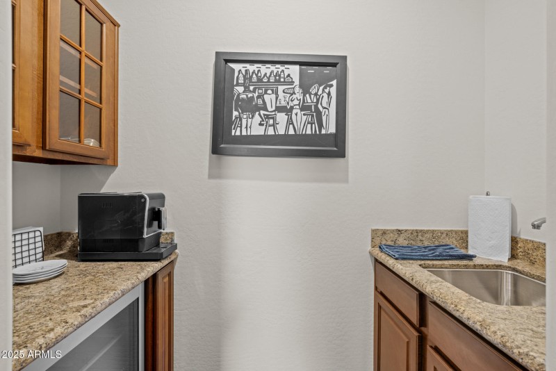 20)KITCHEN