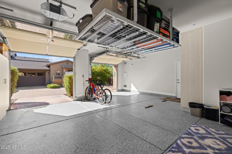 35)GARAGE