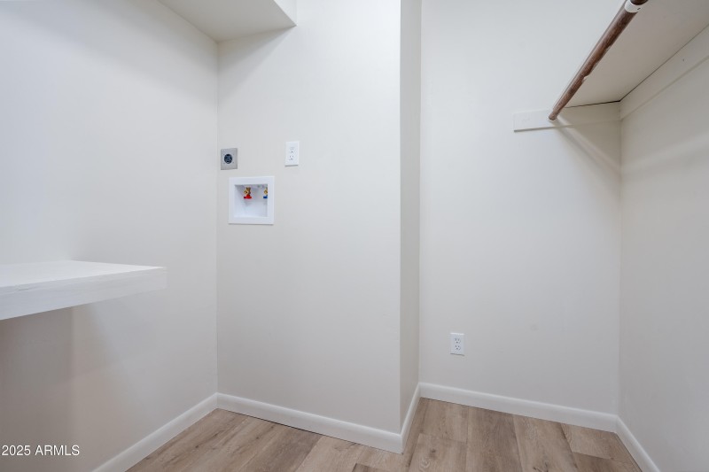 Lower In law Walk-In Closet