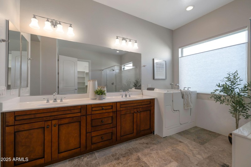 27-web-or-mls-Qp-5222