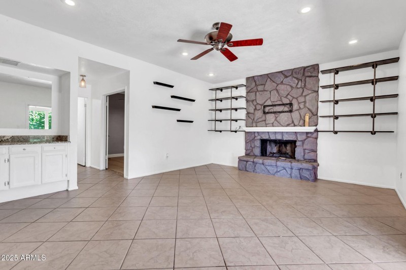 3017 E Gable Ave-6