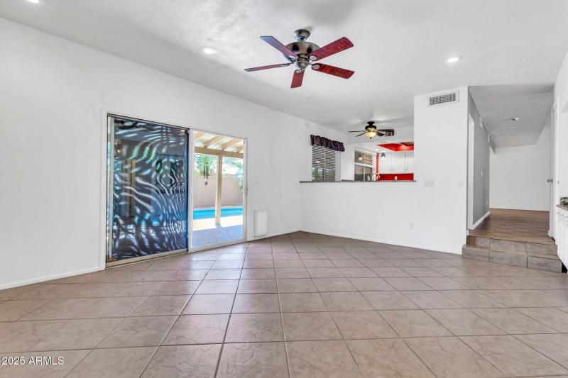 3017 E Gable Ave-7