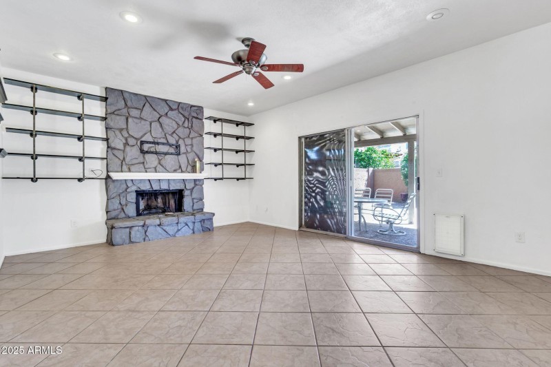 3017 E Gable Ave-10