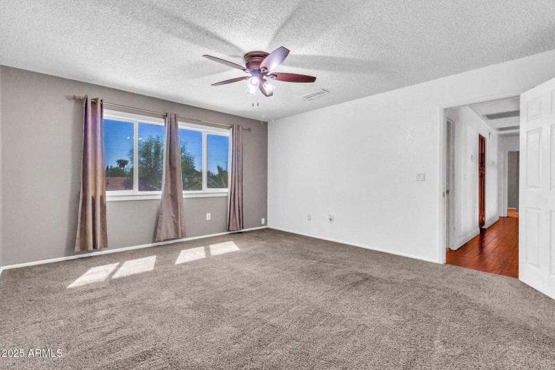 3017 E Gable Ave-25