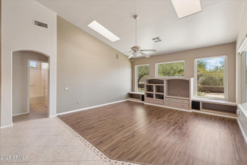 04-FAMILY ROOM ONE