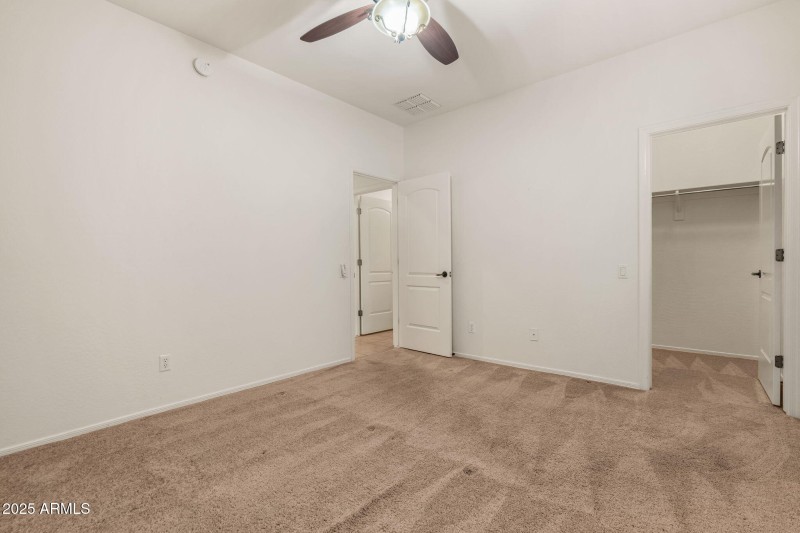 14-web-or-mls-12952 W Chapala Dr--14