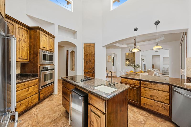 16-web-or-mls-8822-n-172nd-dr