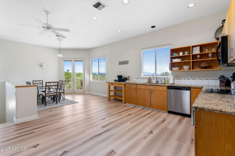 7-web-or-mls-15660-e-tepee-dr