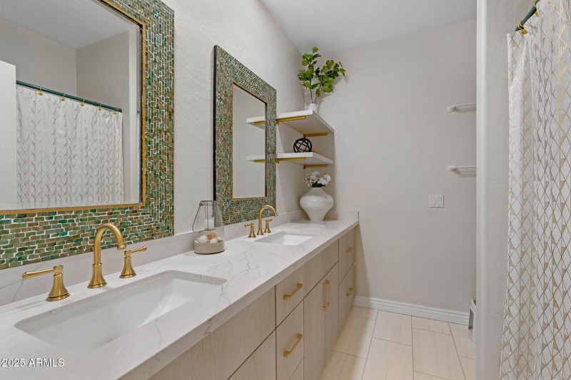 28-web-or-mls-15660-e-tepee-dr