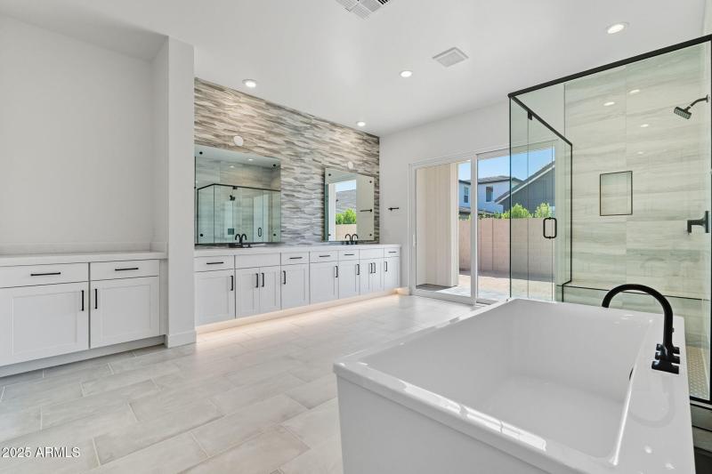 Primary Bathroom W Soak Tub