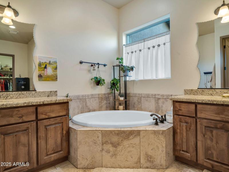 owners suite corner tub