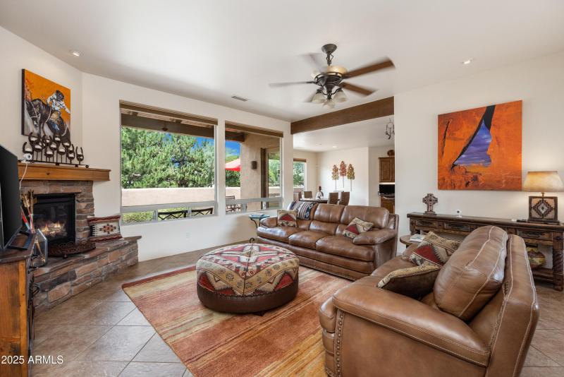 008_Living Room