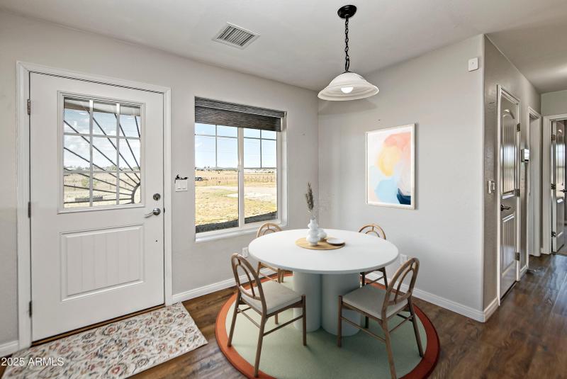 Dining Virtually Staged