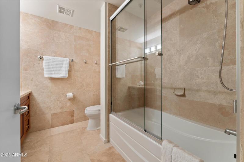 35-035-guest-bathroom