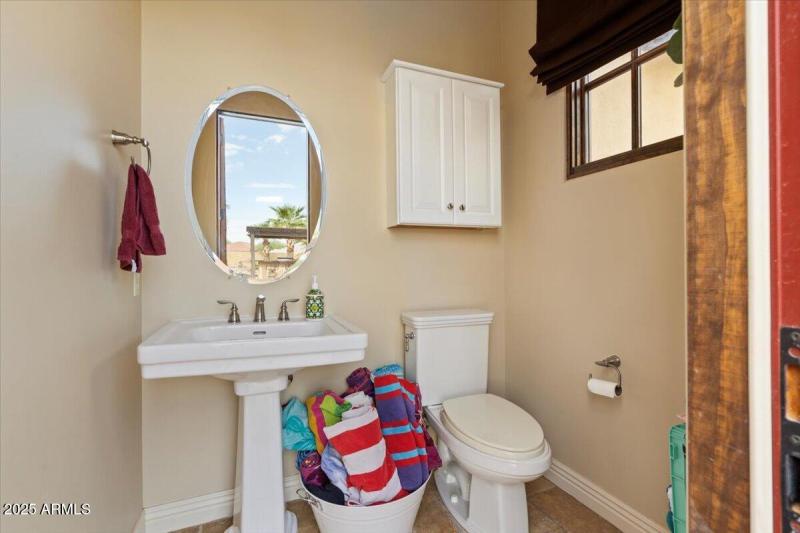 Outdoor-Access Half Bath