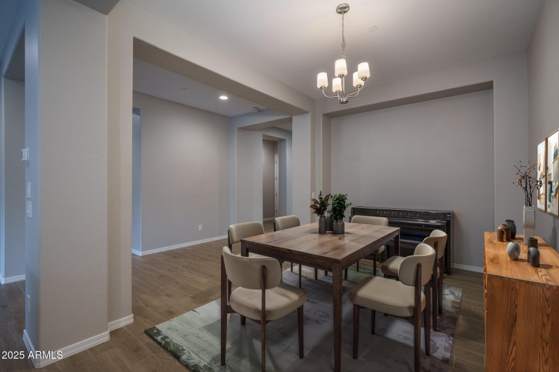 6a) FORMAL DINING WITH VIRTUAL STAGING