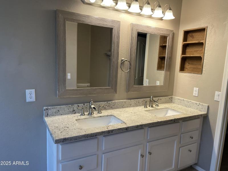 20250930_234426233_iOS_8