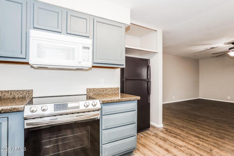 8-photo-Kitchen-4c9715f4-fec7-4aed-b369-